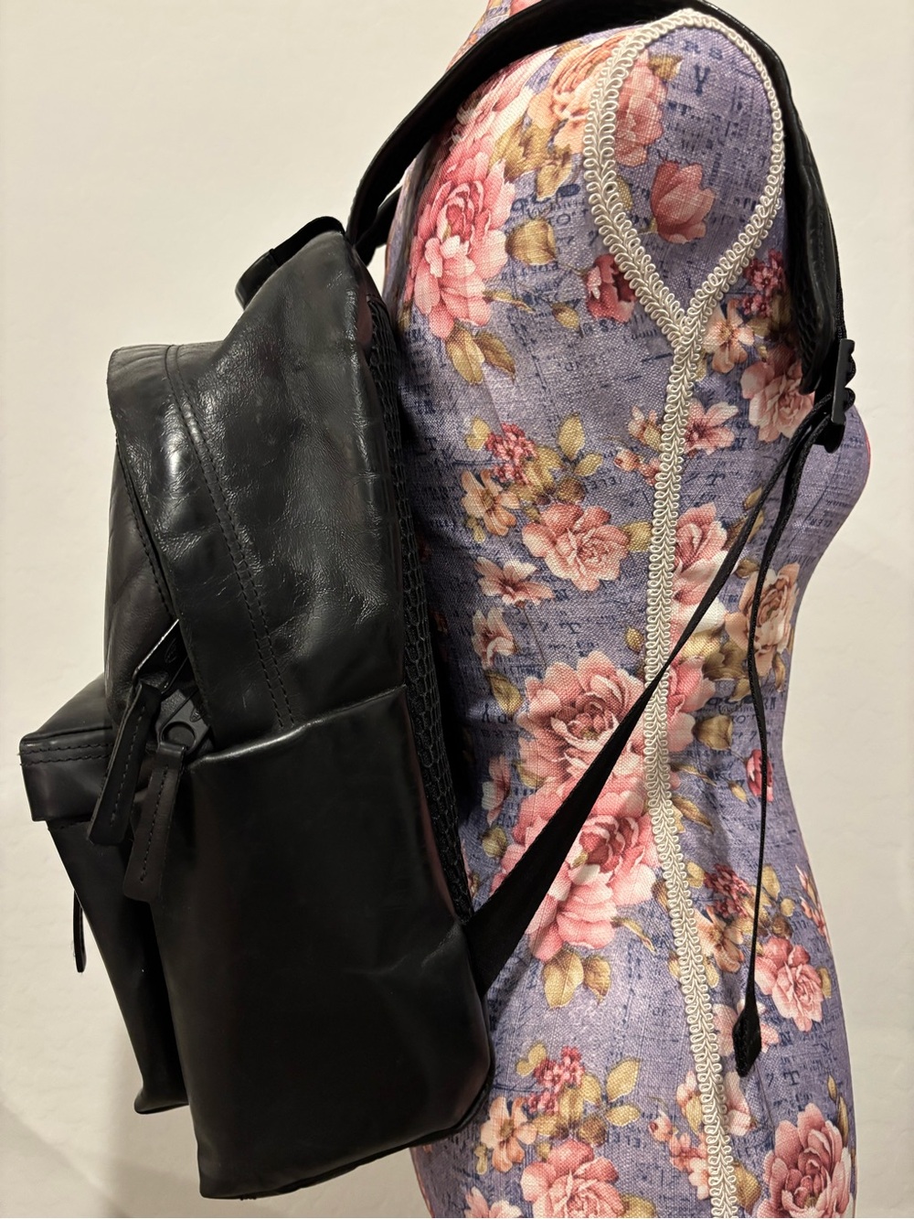 Eastpak Padded Pak R Classic Black Ink Leather Backpack - Picture 7 of 12